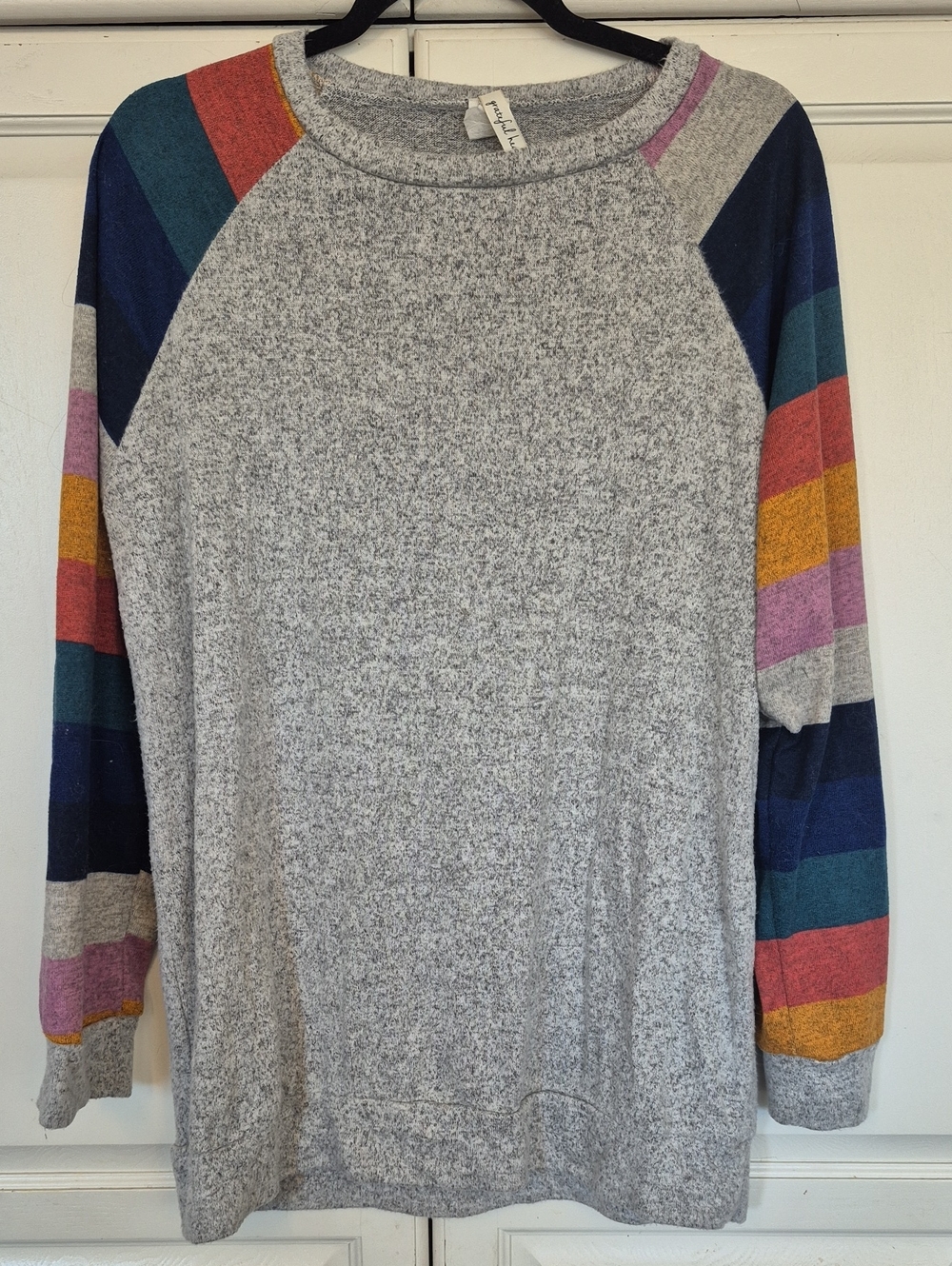 Women's Long Sleeve Tee in Heather Gray